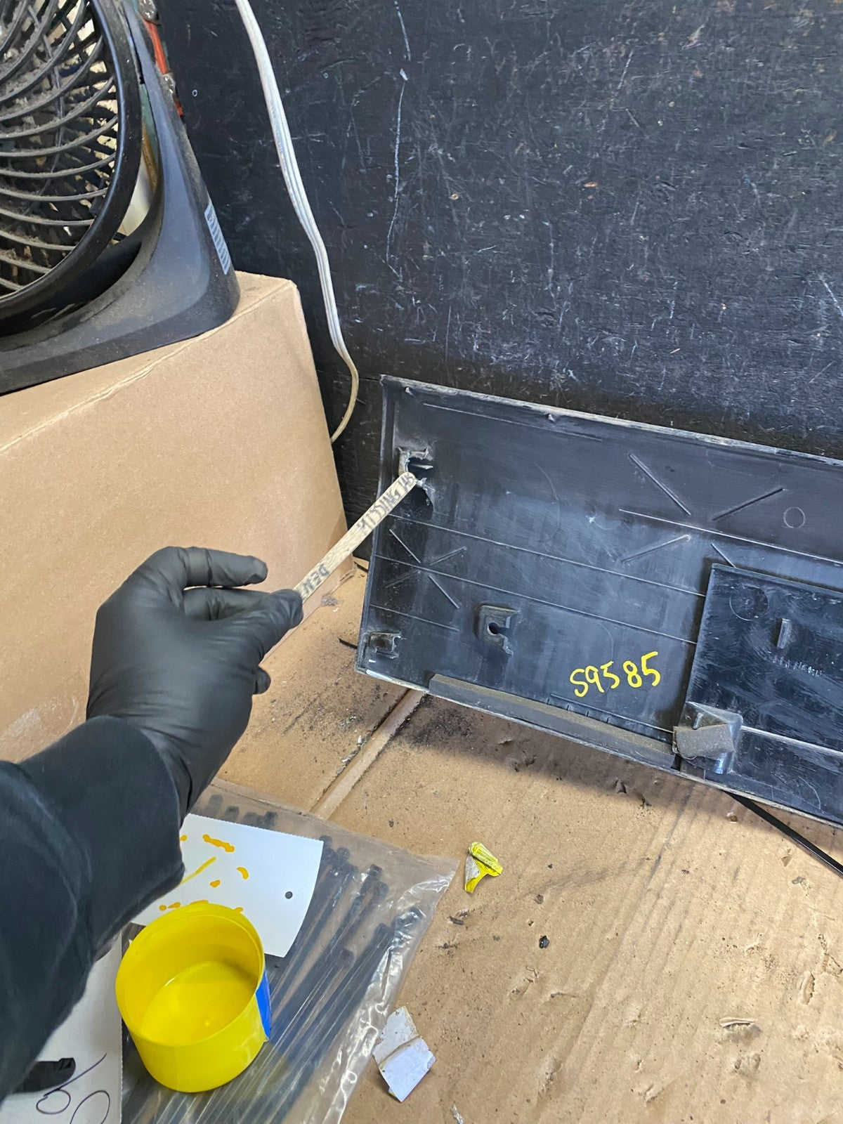 2011-2018 Dodge Grand Caravan Rear Tail Gate Trim Molding Panel OEM S9585 DG14