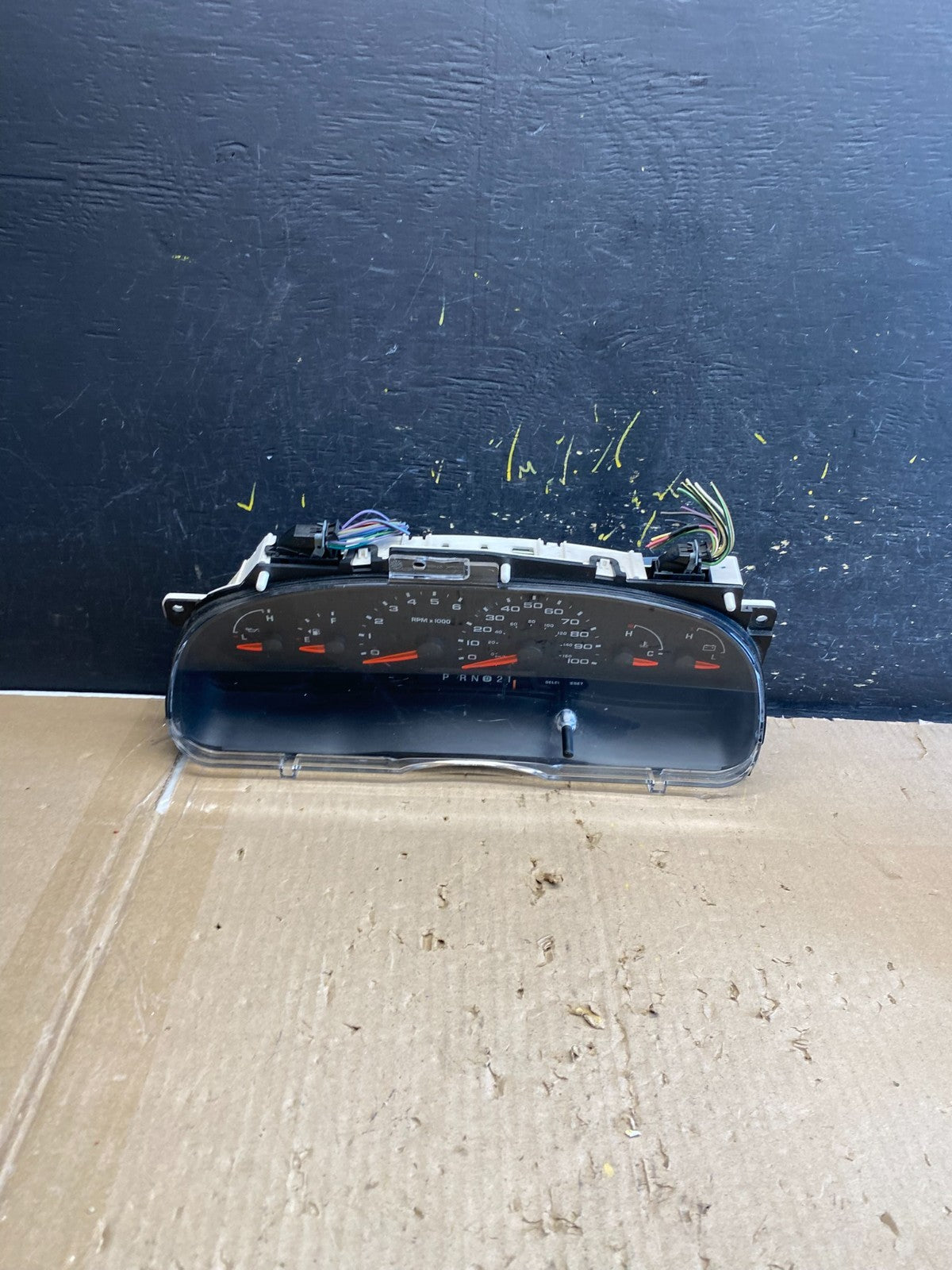 2006 Ford E350 Gauge Speedometer Cluster OEM ab2199 DG0