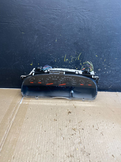 2006 Ford E350 Gauge Speedometer Cluster OEM ab2199 DG0