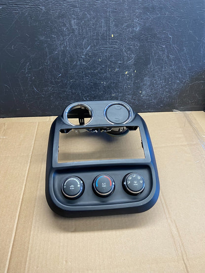 2011 to 2017 Jeep Compass Dash Climate Temperature Control Radio Bezel AD2040 DG3