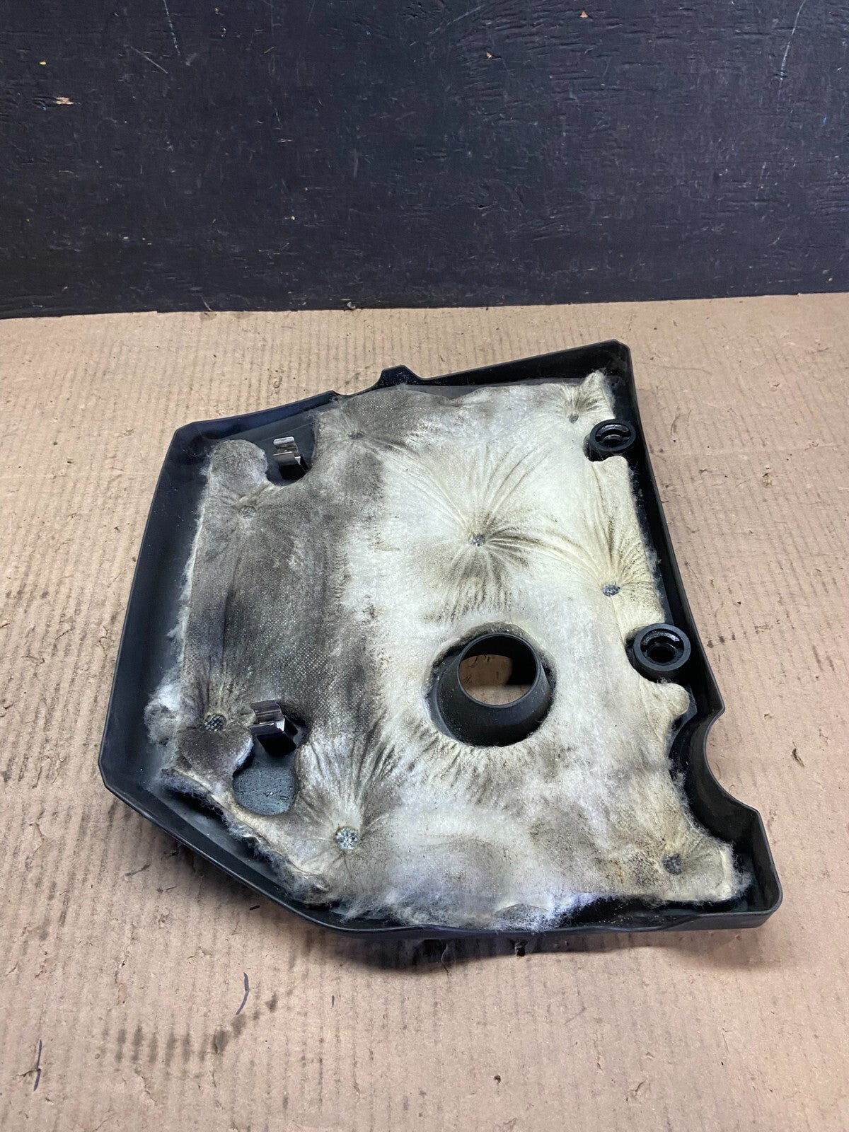 2004 to 2008 Mazda 3 DOHC 16 VALVE Engine Shield Top Cover i3629 Oem DG16