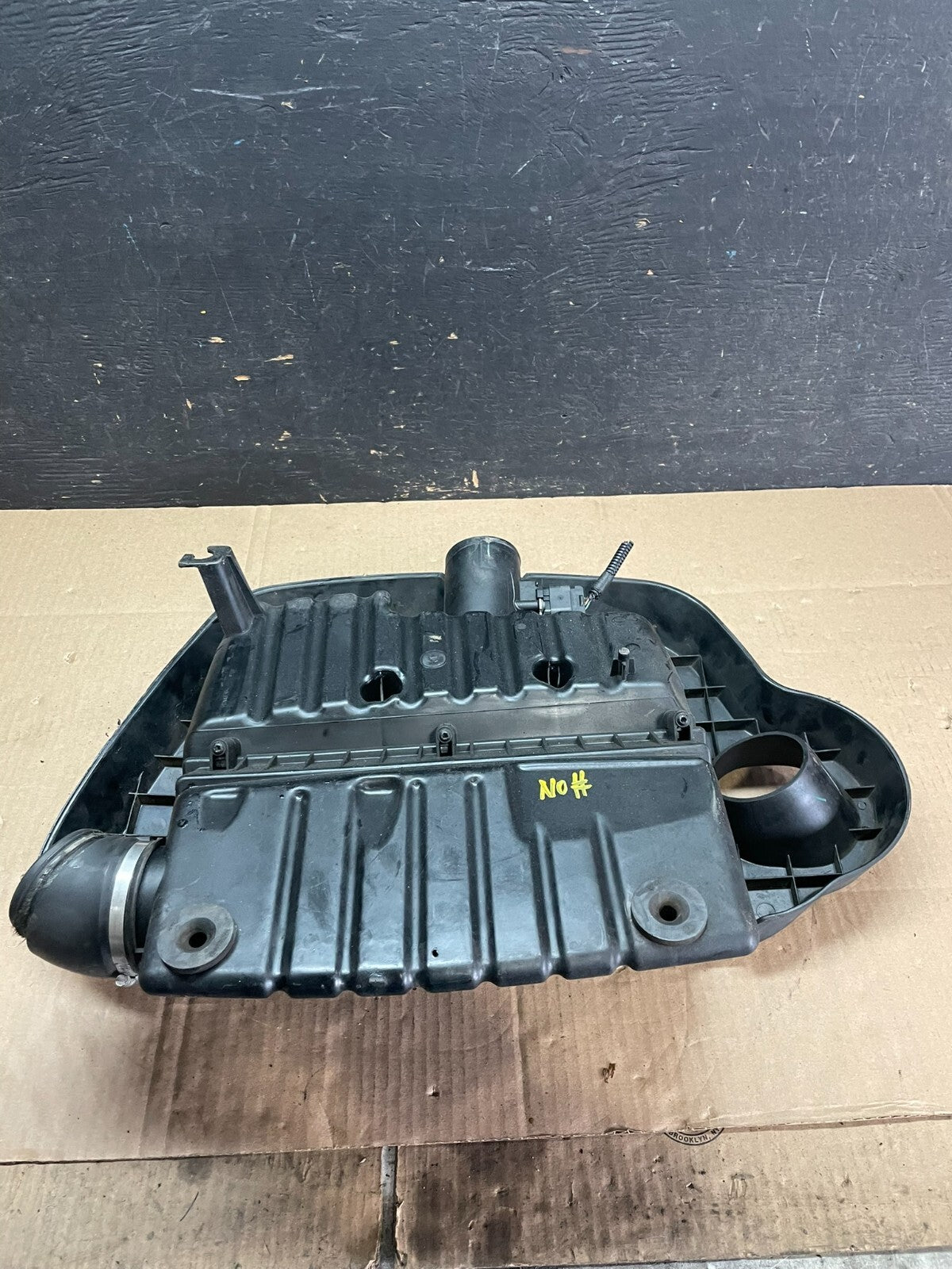 2006 to 2011 Chevrolet HHR Engine Motor Cover Shield M9027 DG4
