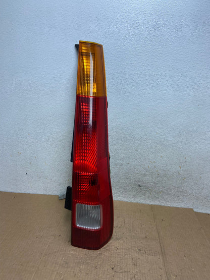 2002 - 2004 Honda Crv Cr-v Right Passenger Rh Side Tail Light AI5616 LK0