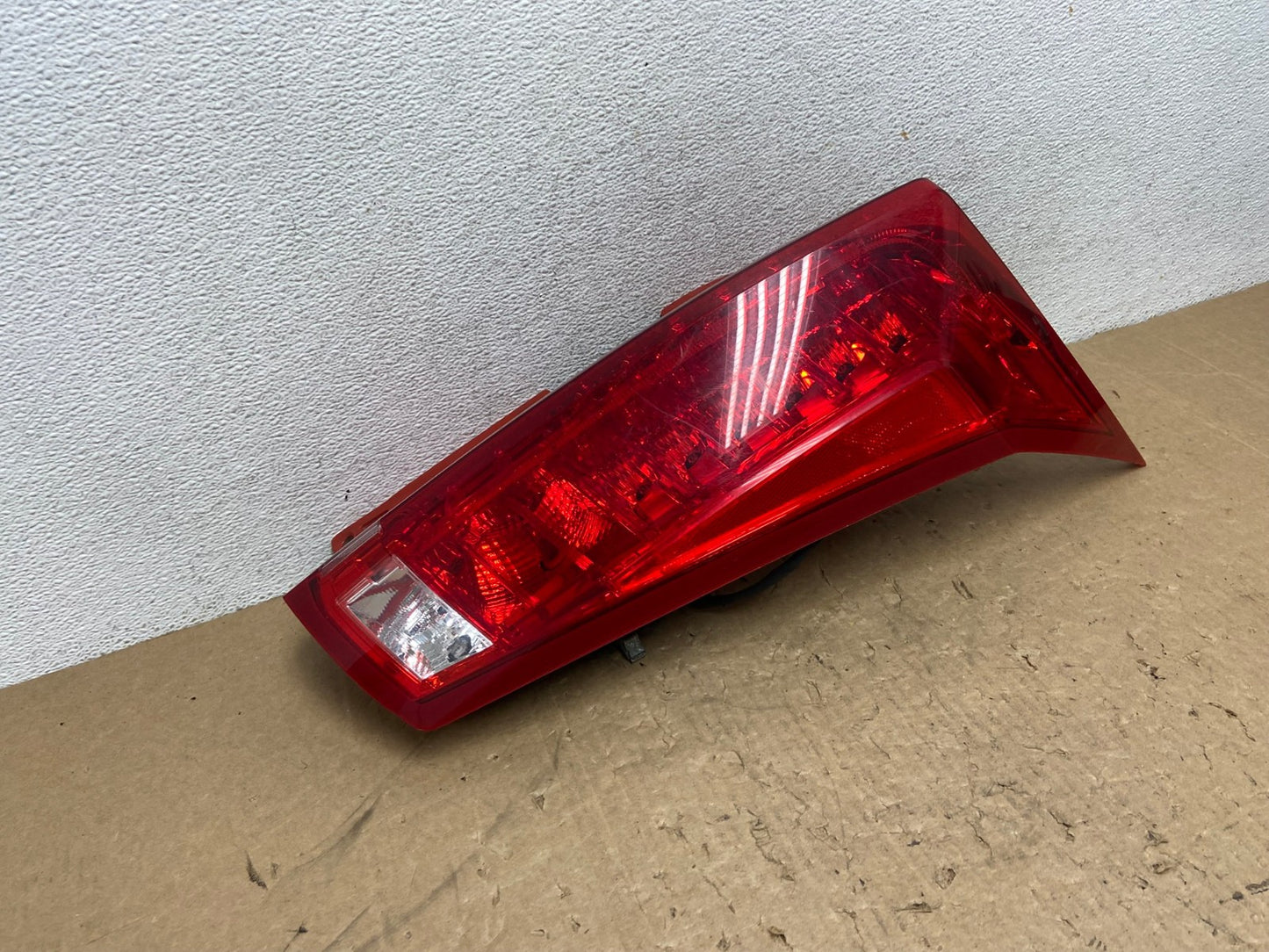 2010 to 2016 Cadillac Srx Right Passenger RH Side Tail Light AG1246 LK2