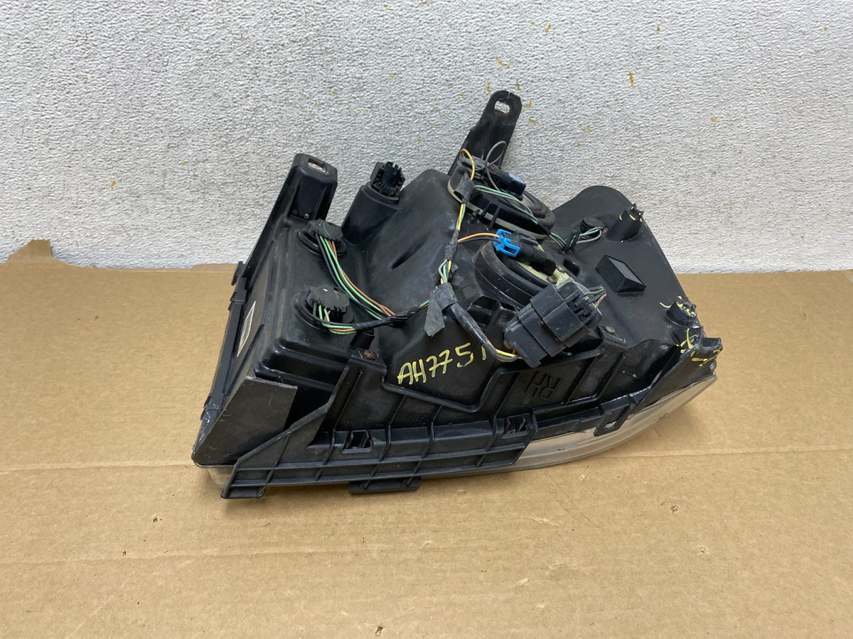 2007 - 2014 GMC Sierra Right Passenger RH Halogen Headlight AH7751 DW7