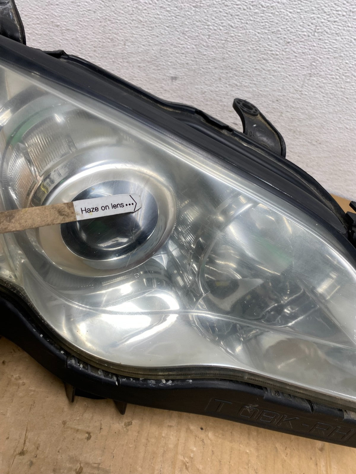 2008-2009 Subaru Legacy Right Passenger Rh Side Headlight Halogen AC7622 DW4