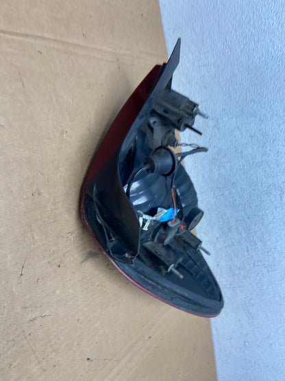 2004 2005 2006 2007 Ford Taurus Right Passenger Side Tail Light AD2739 LK4