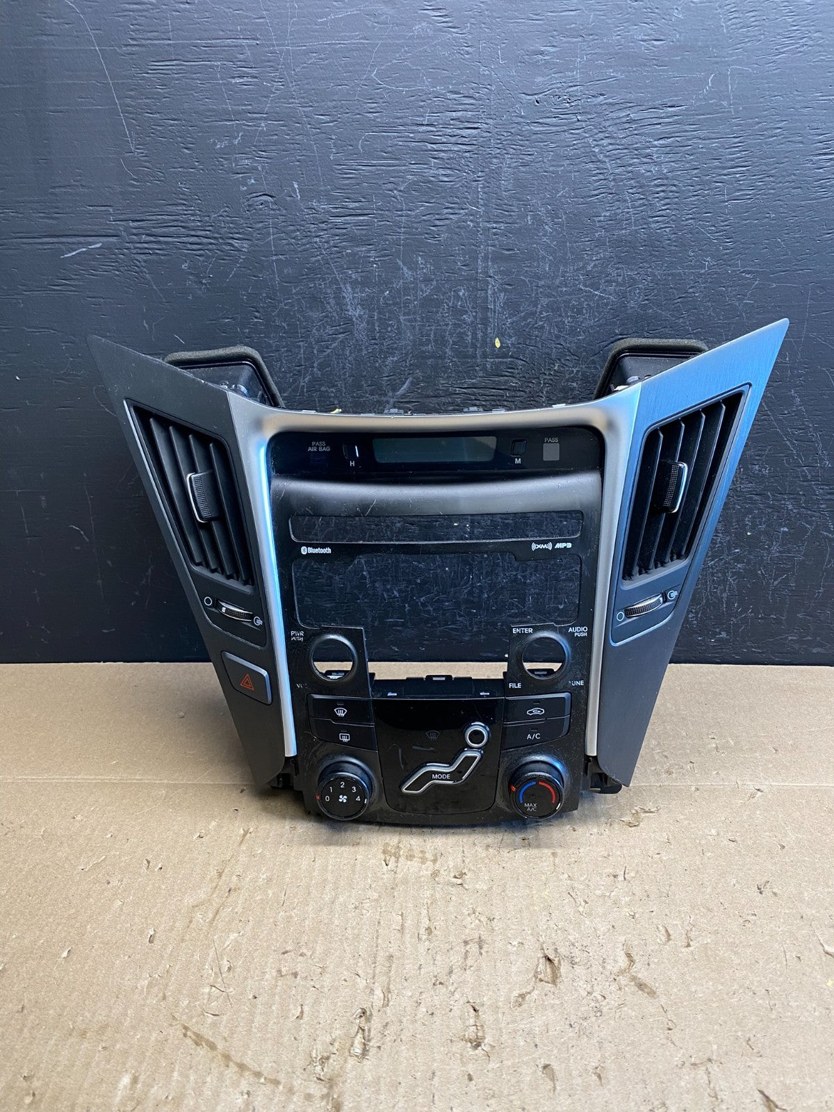 2011 - 2014 Hyundai Sonata Center Radio Climate Control Air Vent Bezel AC9080 DG0