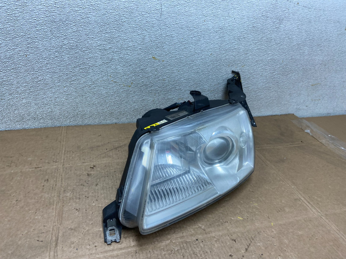 2002 to 2005 Saab 9-5 Left Driver LH Side Xenon HID Headlight OEM y5975 DG2