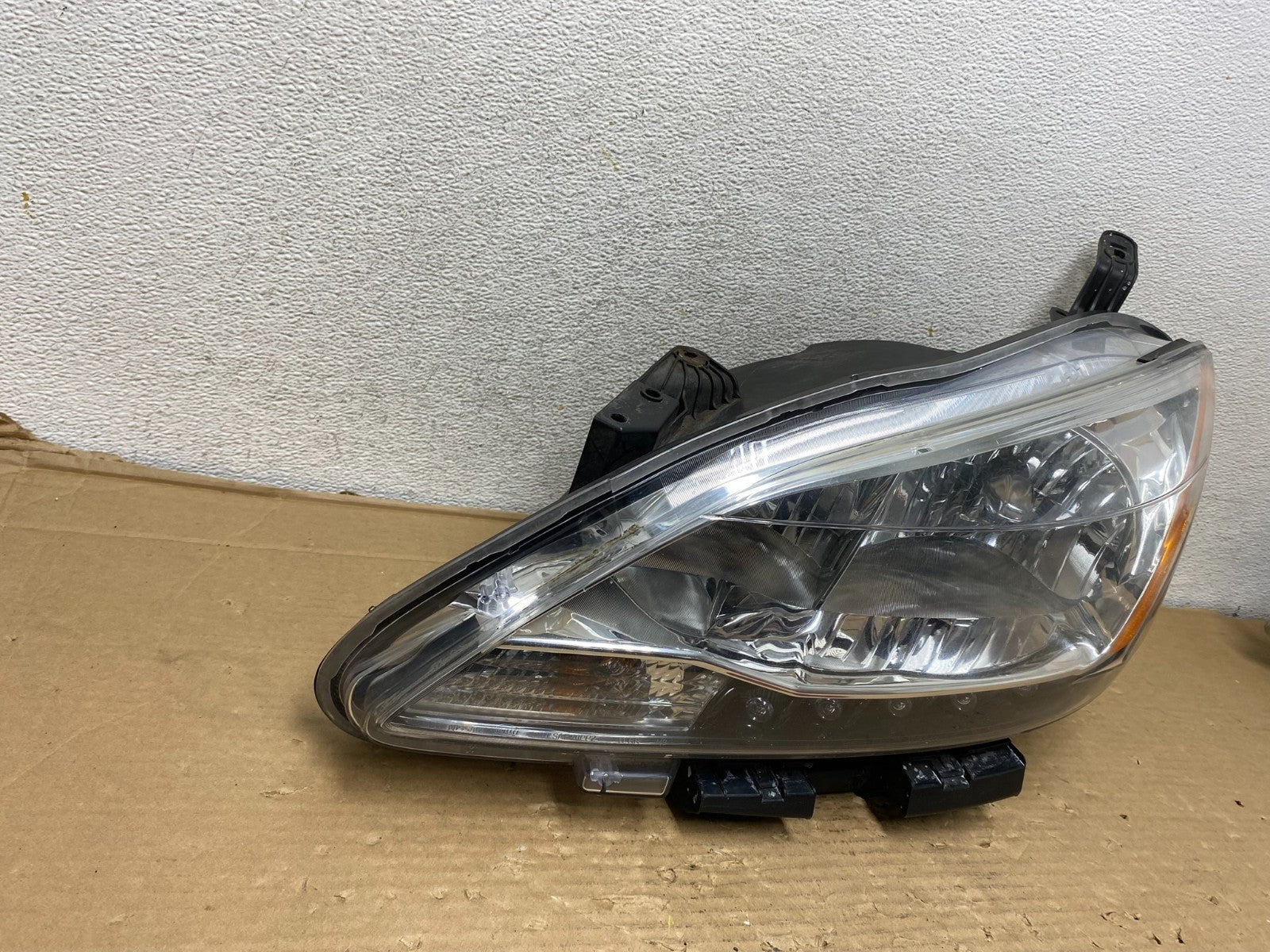 2013 - 2015 Nissan Sentra W/LED Halogen Left Driver LH Headlight AG9295 DW1