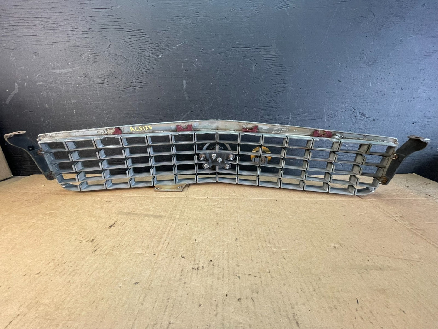 1994 1995 1996 Cadillac Deville Front Upper Grill Grille AC5125 DG3
