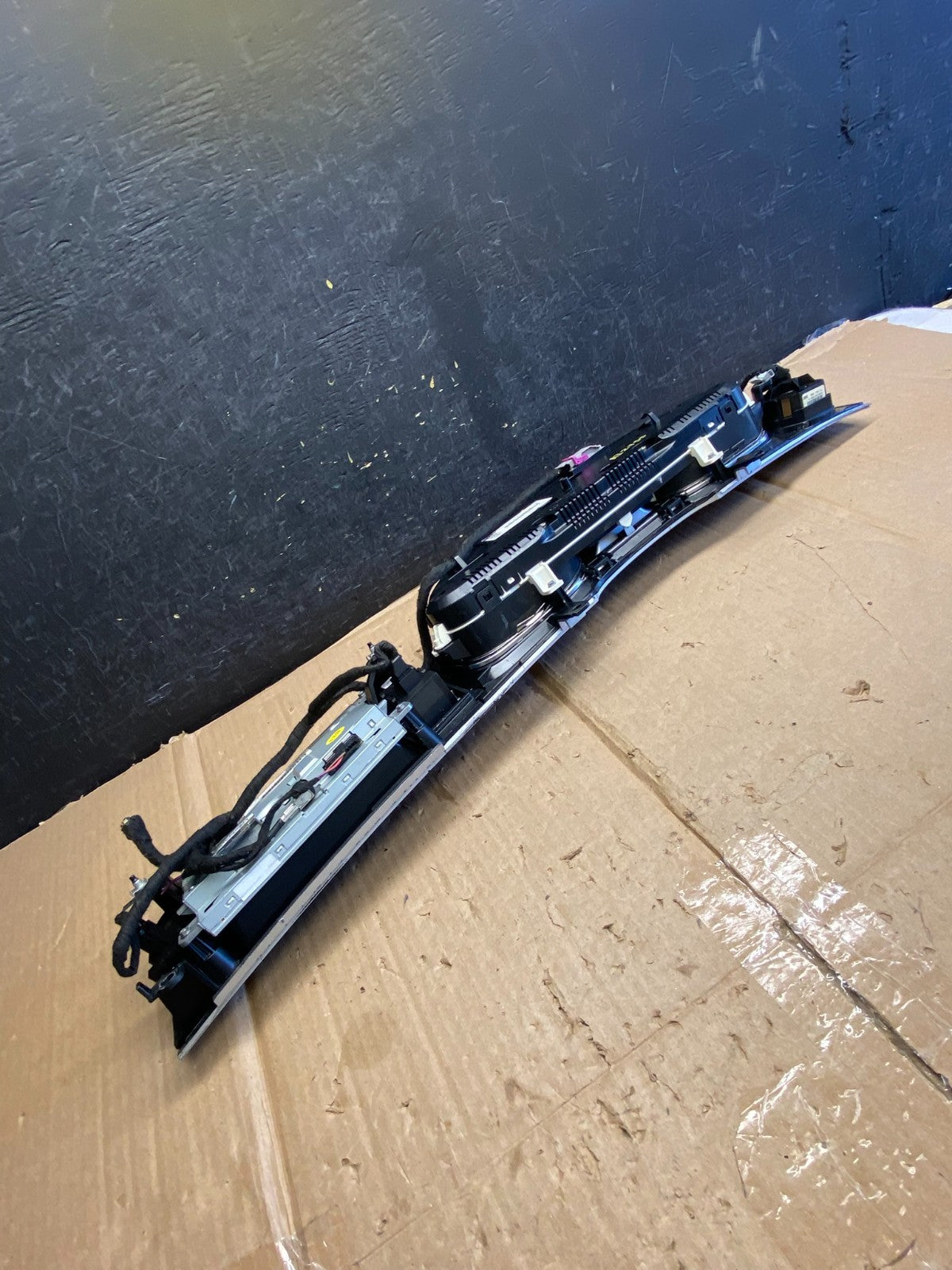 2009 - 2011 Audi A6 Speedometer Cluster Gauge W/Bezel Screen ai2753 DG3