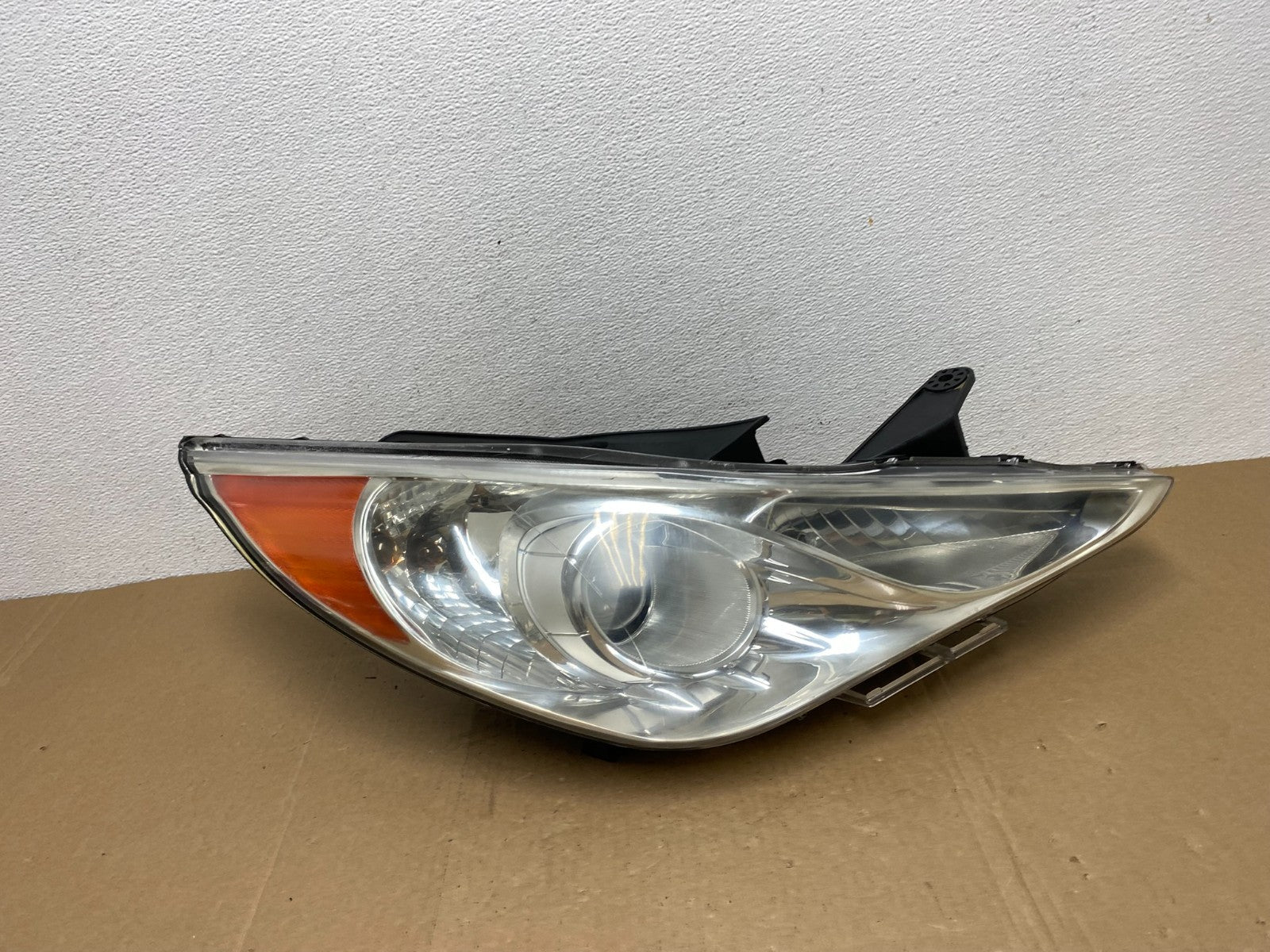 2011 - 2014 Hyundai Sonata Right Passenger Rh Side Headlight Halogen AC5635 DW0