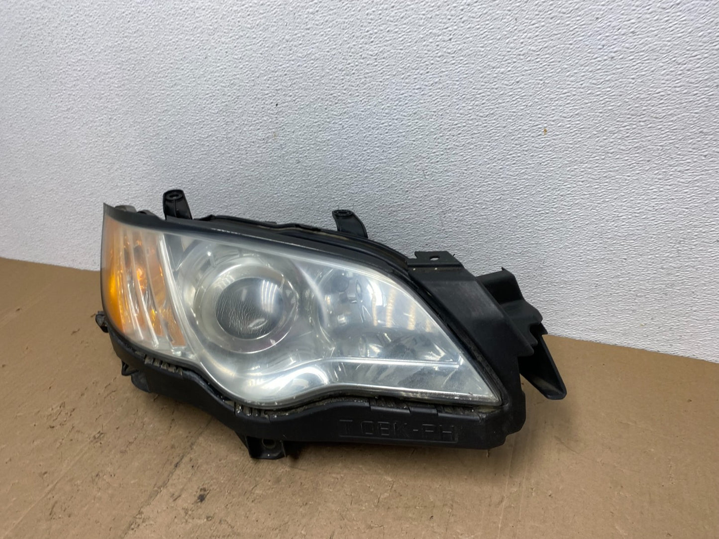 2008-2009 Subaru Legacy Right Passenger Rh Side Headlight Halogen AC7248 DW1