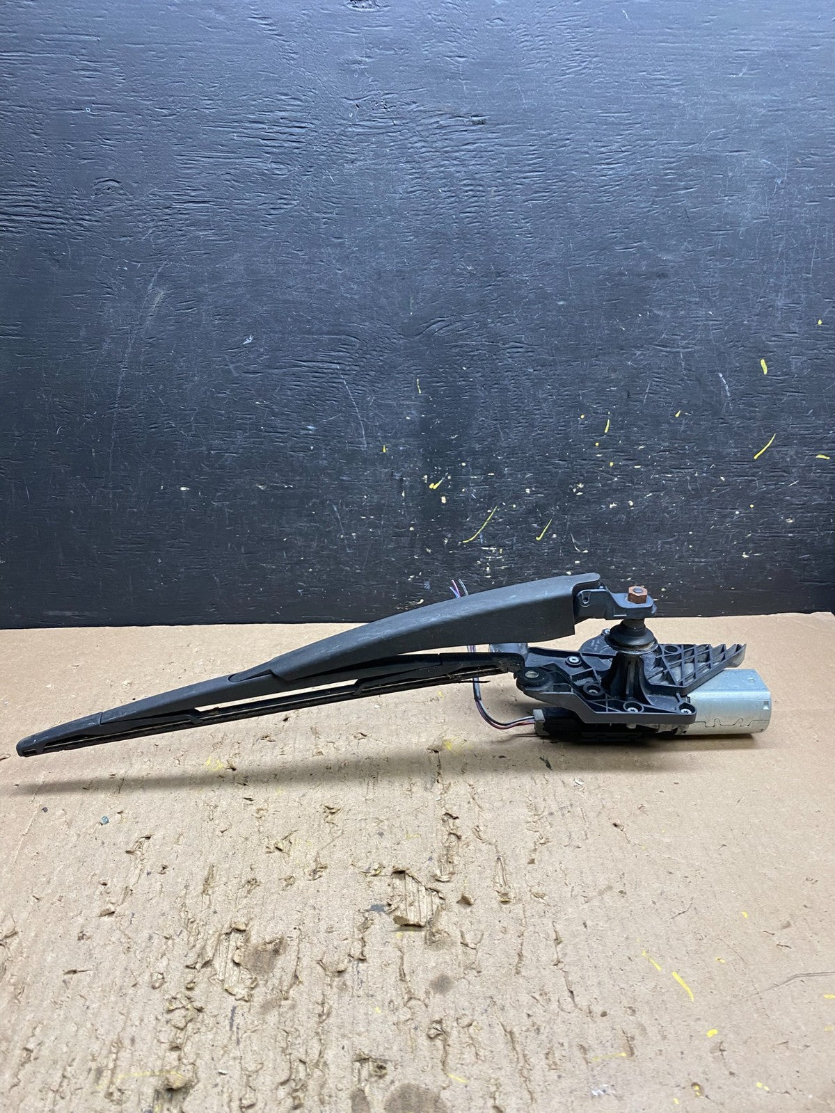 2011 to 2014 Ford Edge Licnoln MKX Rear Windshield Wiper Motor T8643 DG3