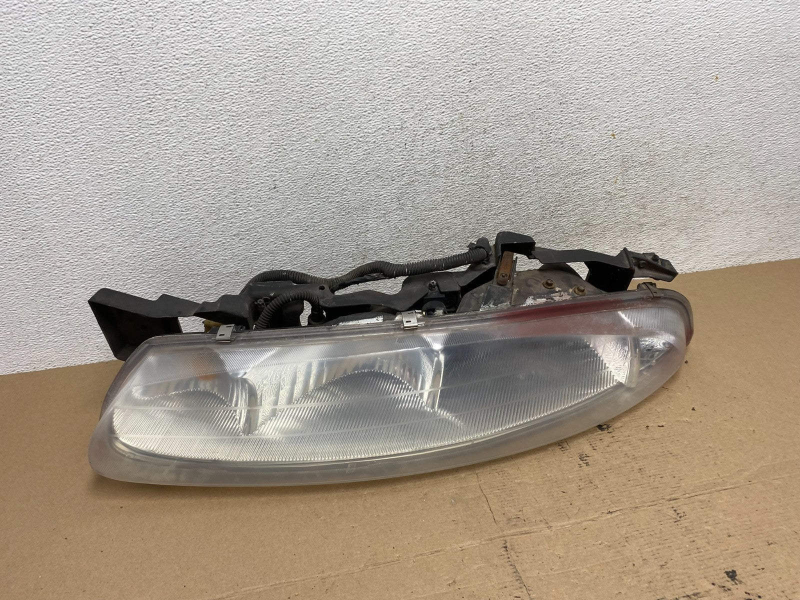 1995 to 1999 Oldsmobile Aurora Left Driver LH Side Headlight AF4457 DW0