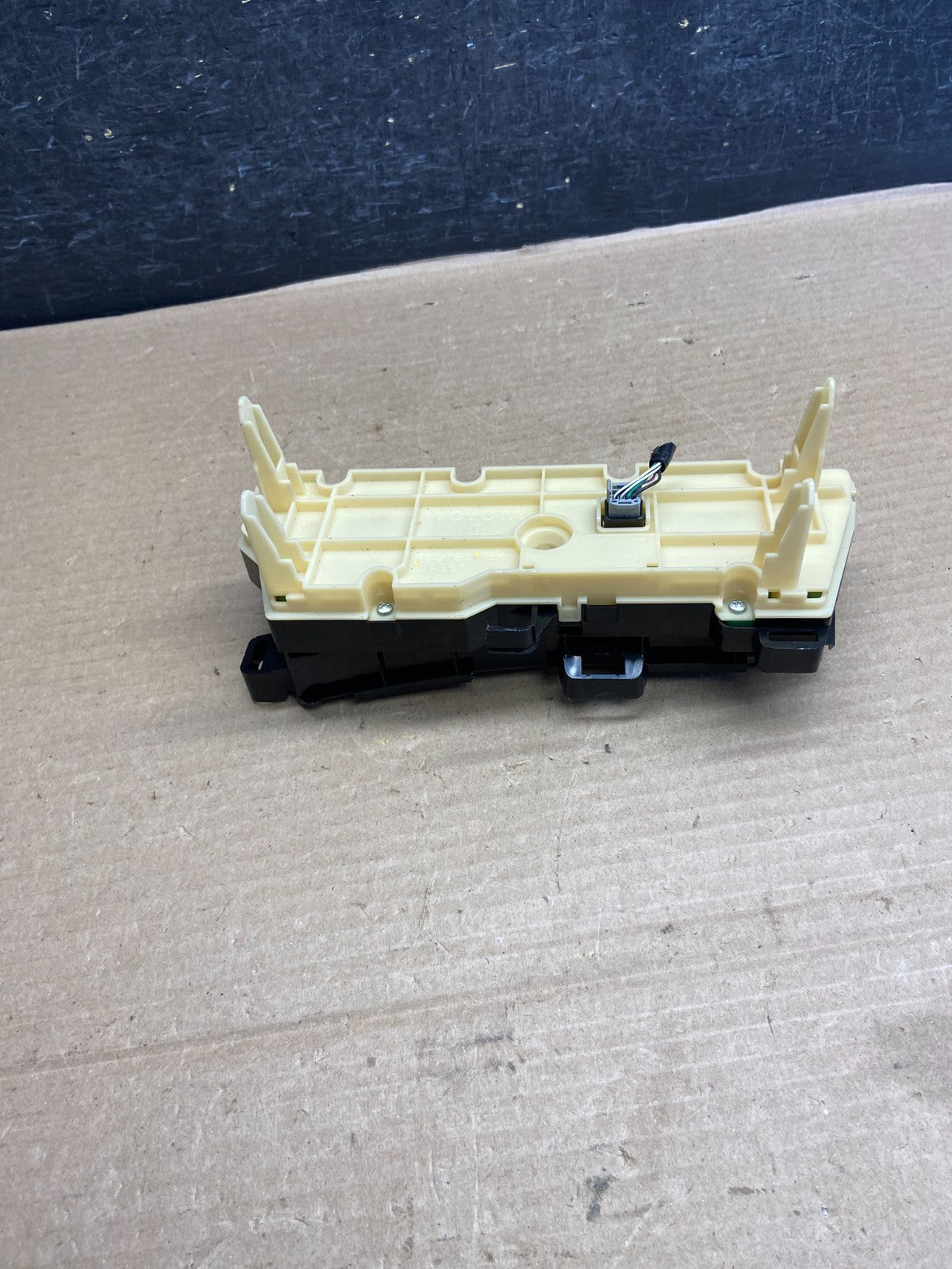 2010 to 2015 Toyota Prius A/C Heater Climate Control Unit Switch AH1491 DG3