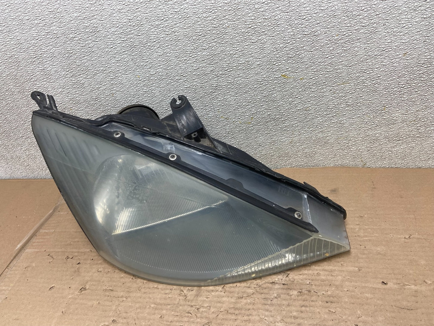 2003 to 2004 Ford Focus Right Passenger RH Black Headlights Halogen AA9493 DG1
