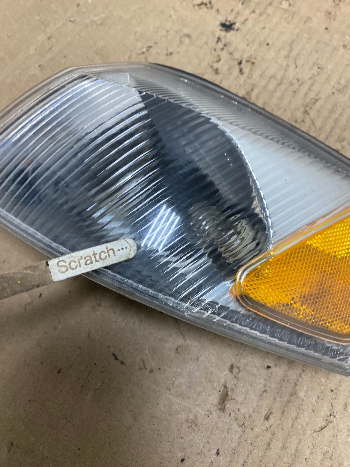 1997 1998 1999 Toyota Camry Left Driver LH Turn Signal R9576 DW3