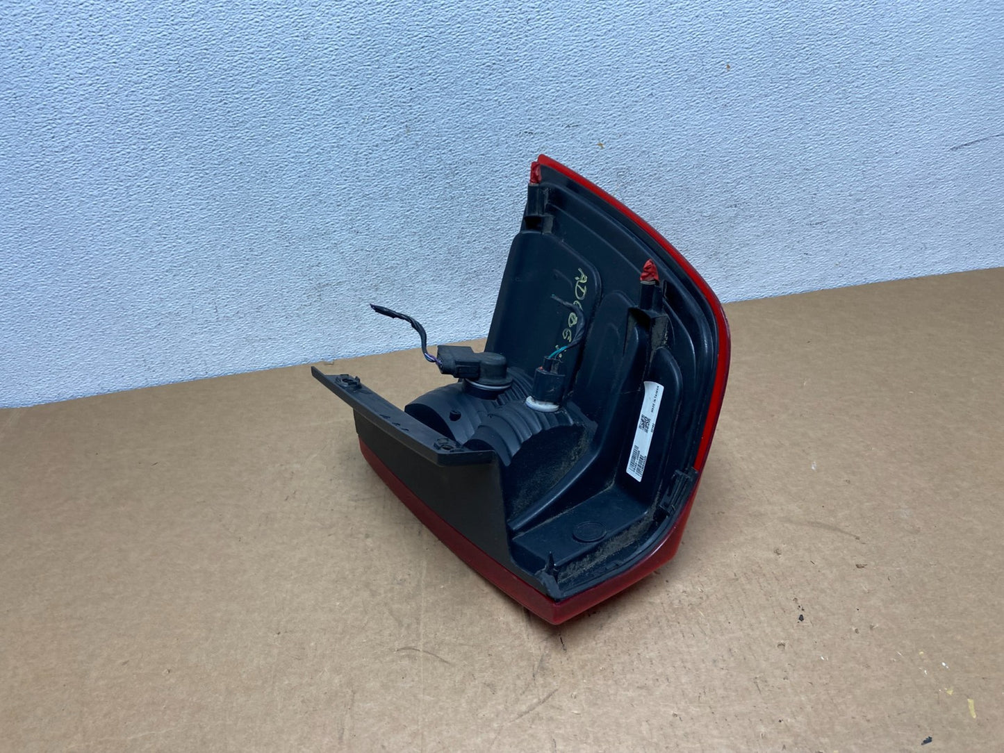 2007 - 2012 Ford Expedition Right Passenger Rh Side Tail light AD6064 DW6