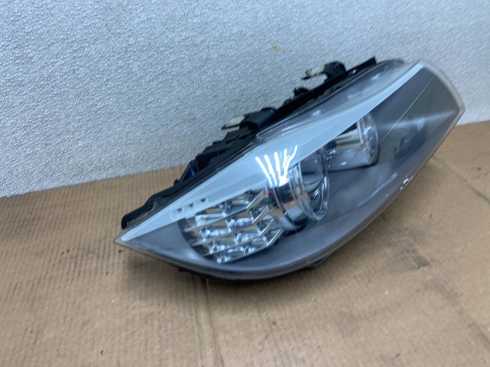 2009-2011 Bmw 3 Series 328i 4/D Sedan Right Passenger Headlight Xenon OEM AA53782