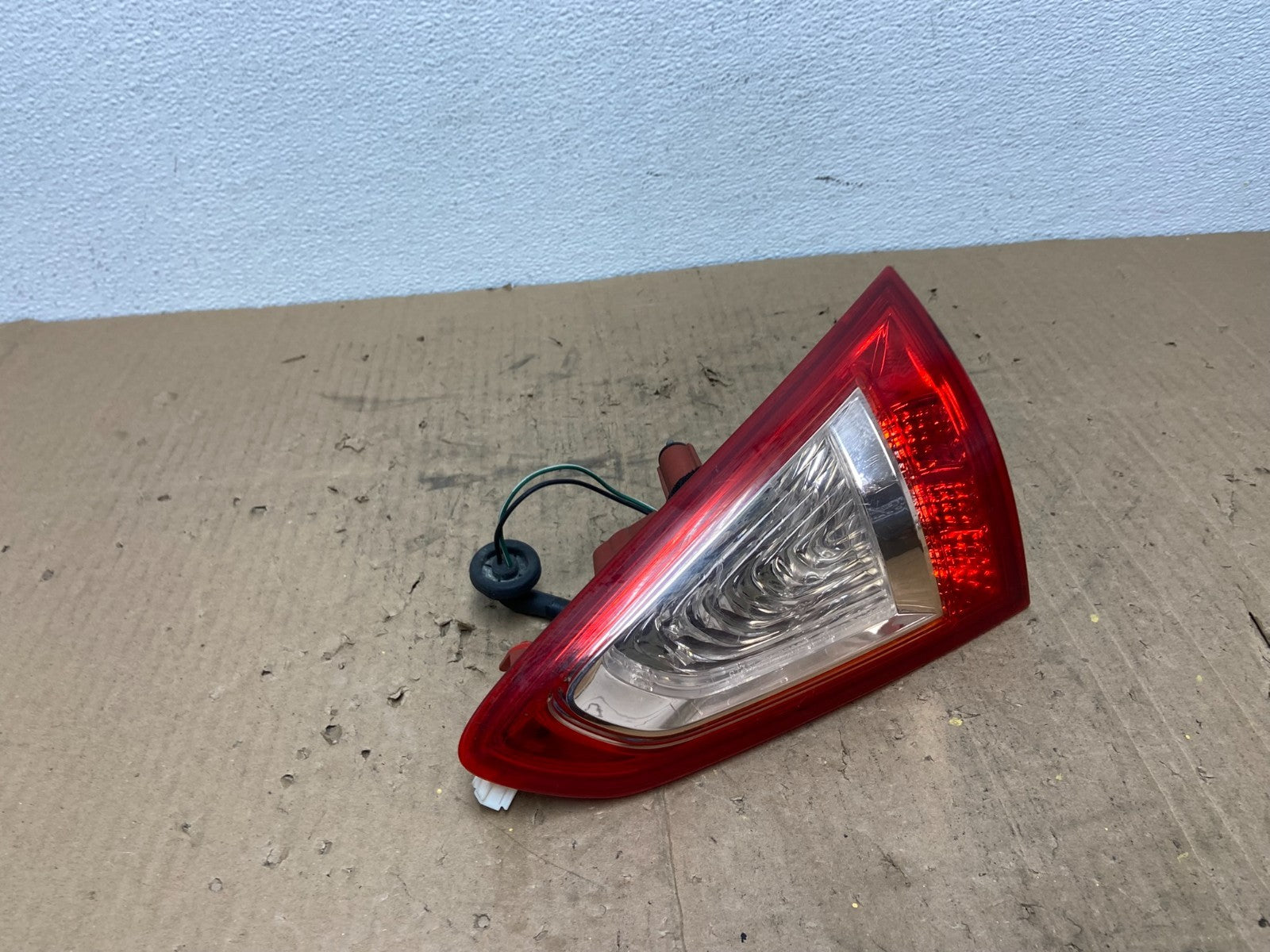 2008-2012 Infiniti Ex35 Right Passenger Tail Light Inner OEM AB8607 DW2