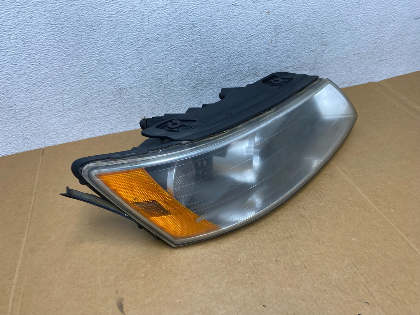 2006-2008 Hyundai Sonata Right Passenger Rh Side Headlight Halogen AD8941 DW2