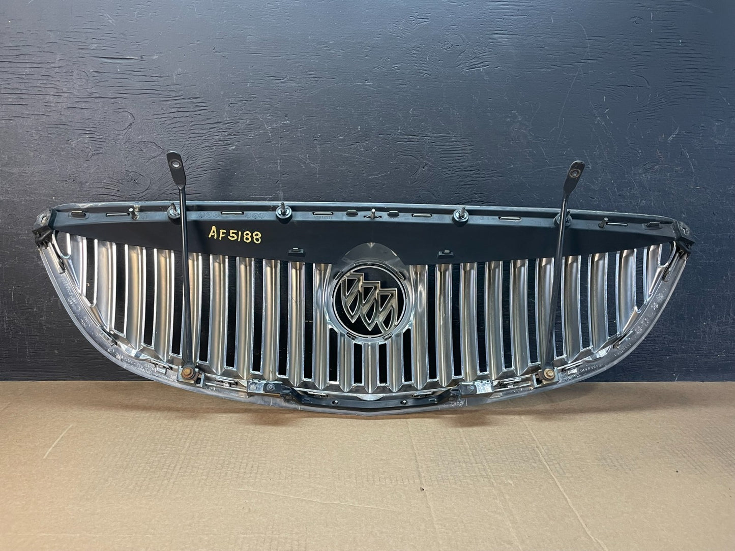 2008 to 2012 Buick Enclave Front Upper Grill Grille AF5188 DG3