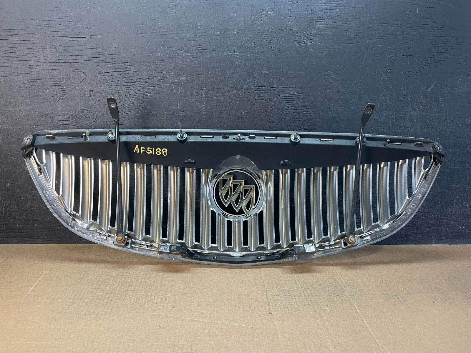 2008 to 2012 Buick Enclave Front Upper Grill Grille AF5188 DG3