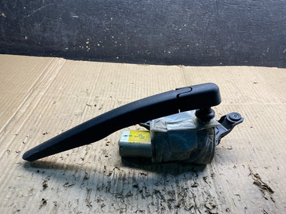 2011 to 2019 Ford Explorer Rear Windshield Wiper Motor OEM X3972 DG3