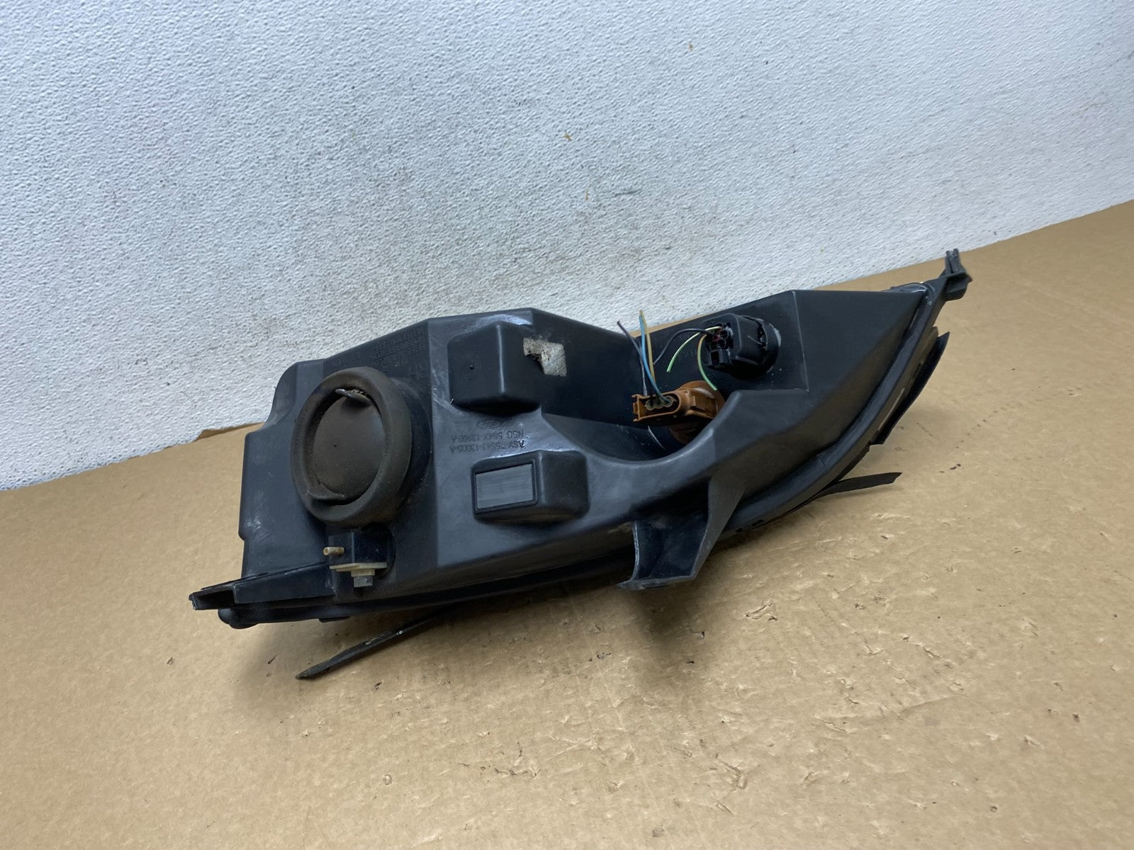 2005-2007 Ford Focus Right Passenger RH Side Headlight Halogen AF7440 DW6