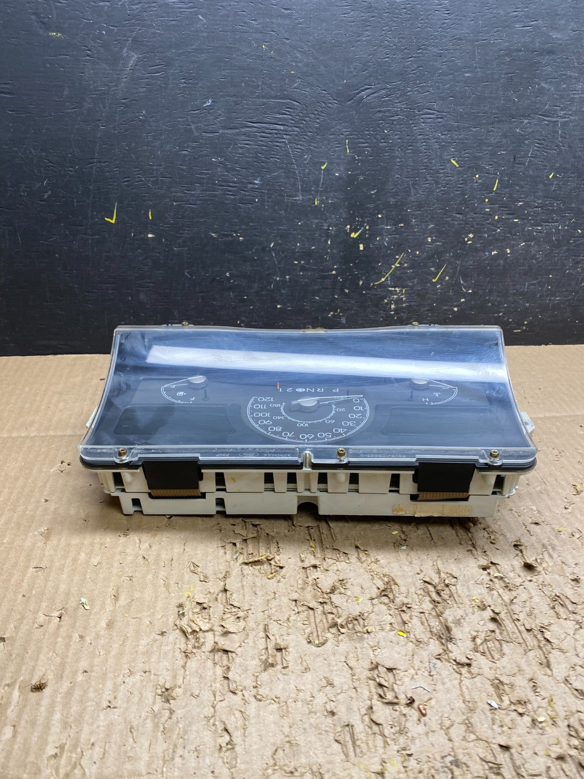 1998 to 2002 Lincoln Town Car Speedometer Gauge Cluster V7498  DG3
