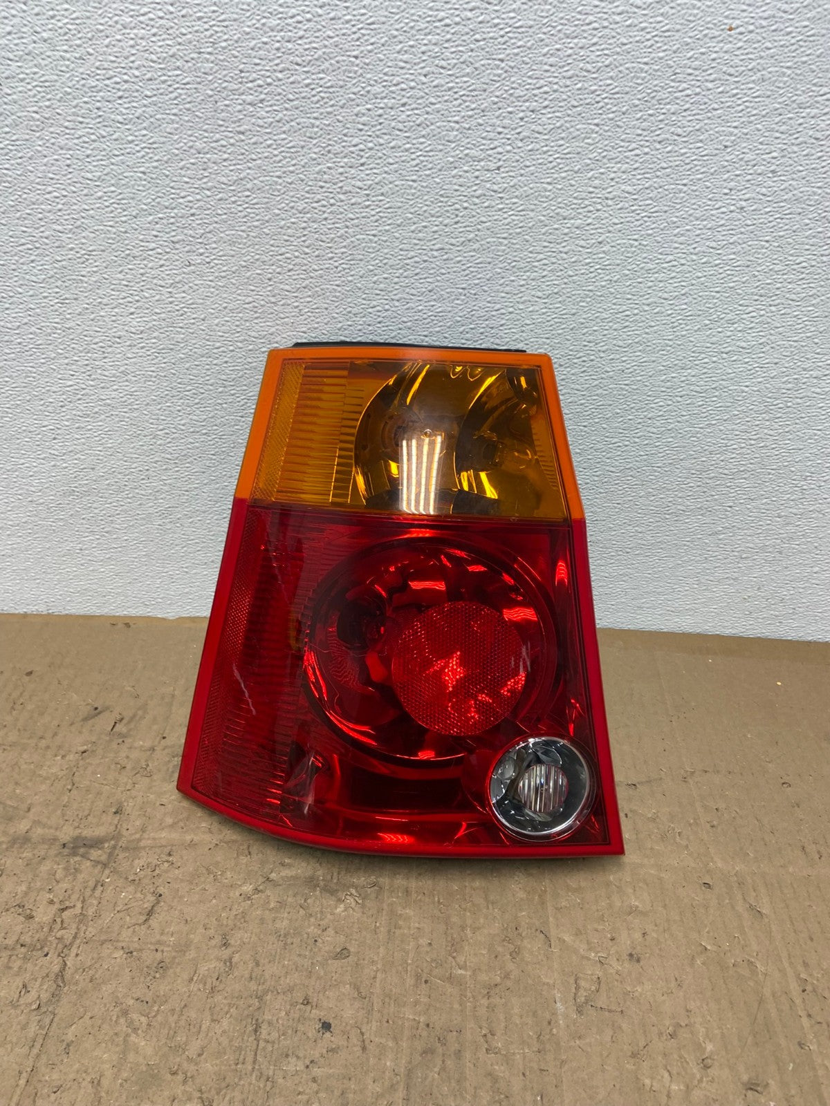 2004 2005 2006 Chrysler Pacifica Left Driver LH Tail Light Oem AC0196 LK0