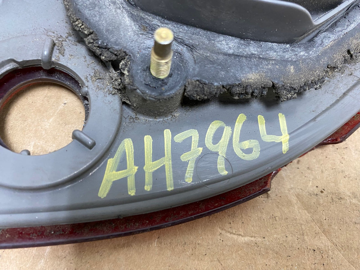 2001 2002 Toyota Corolla Right Passenger RH Side Inner Tail light AH7964 LK7