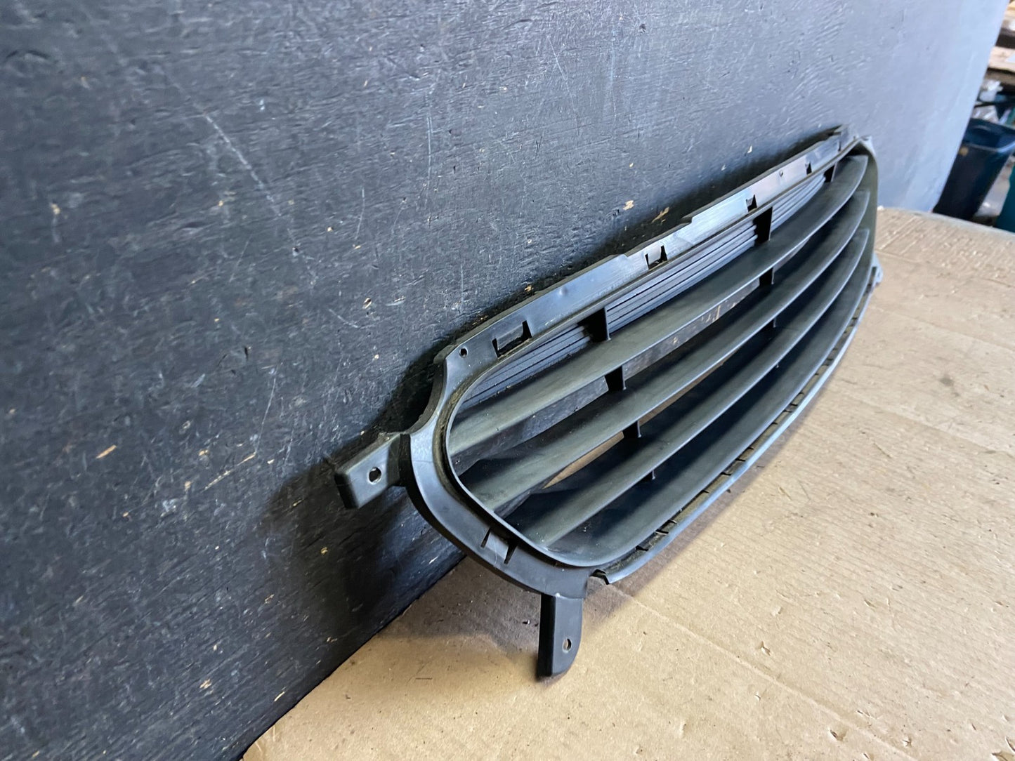 2012 to 2014 Hyundai Accent Front Bumper Lower Center Grille Q5700 DG2