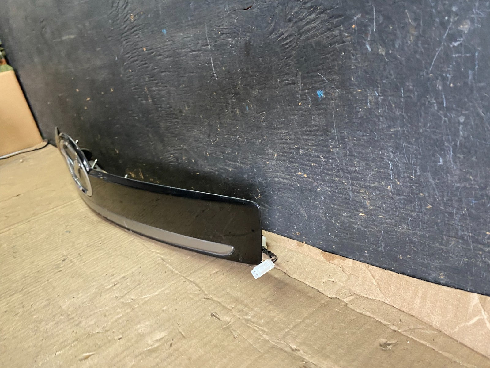 2007-2012 Mazda CX-9 Trunk Lid Garnish Panel Molding Trim Backup Camera U7459 DG1