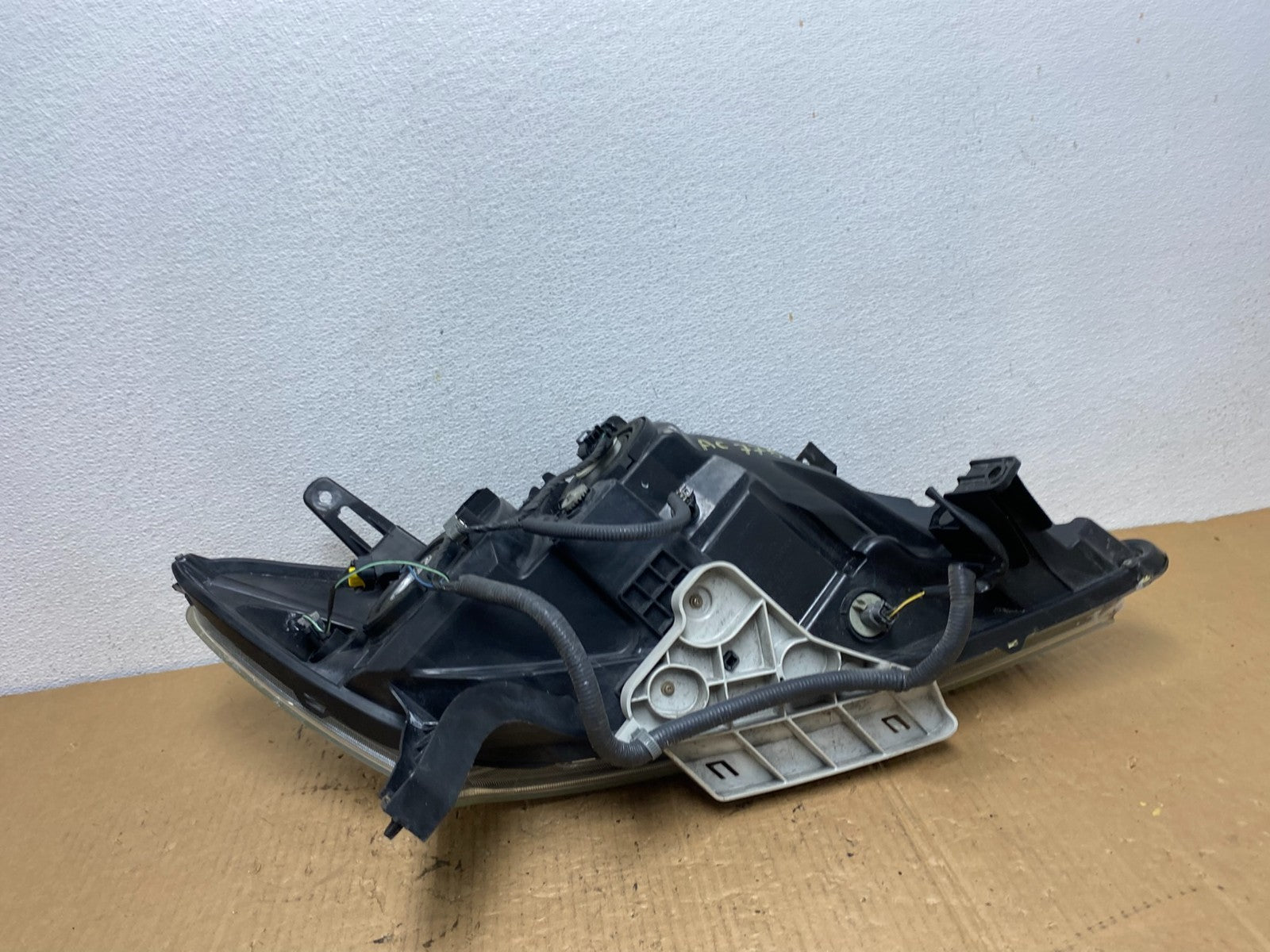2013 - 2016 Nissan Pathfinder Left Driver LH Side Headlight Halogen AC77867