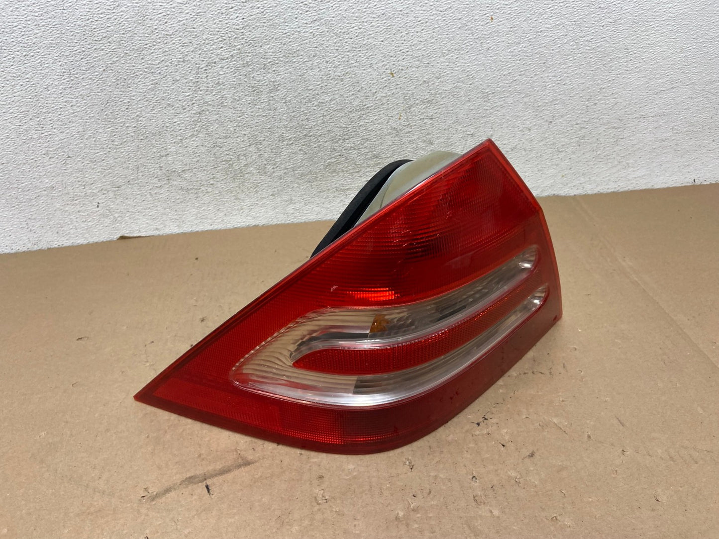 2001-2004 Mercedes-Benz C 230 C240 W203 C-Class Left Driver Tail Light AG4121 LK2