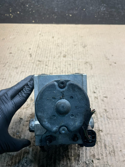 2003-2005 Volkswagen Passat AWD Anti-Lock Brake Pump ABS Module V5320 PS5