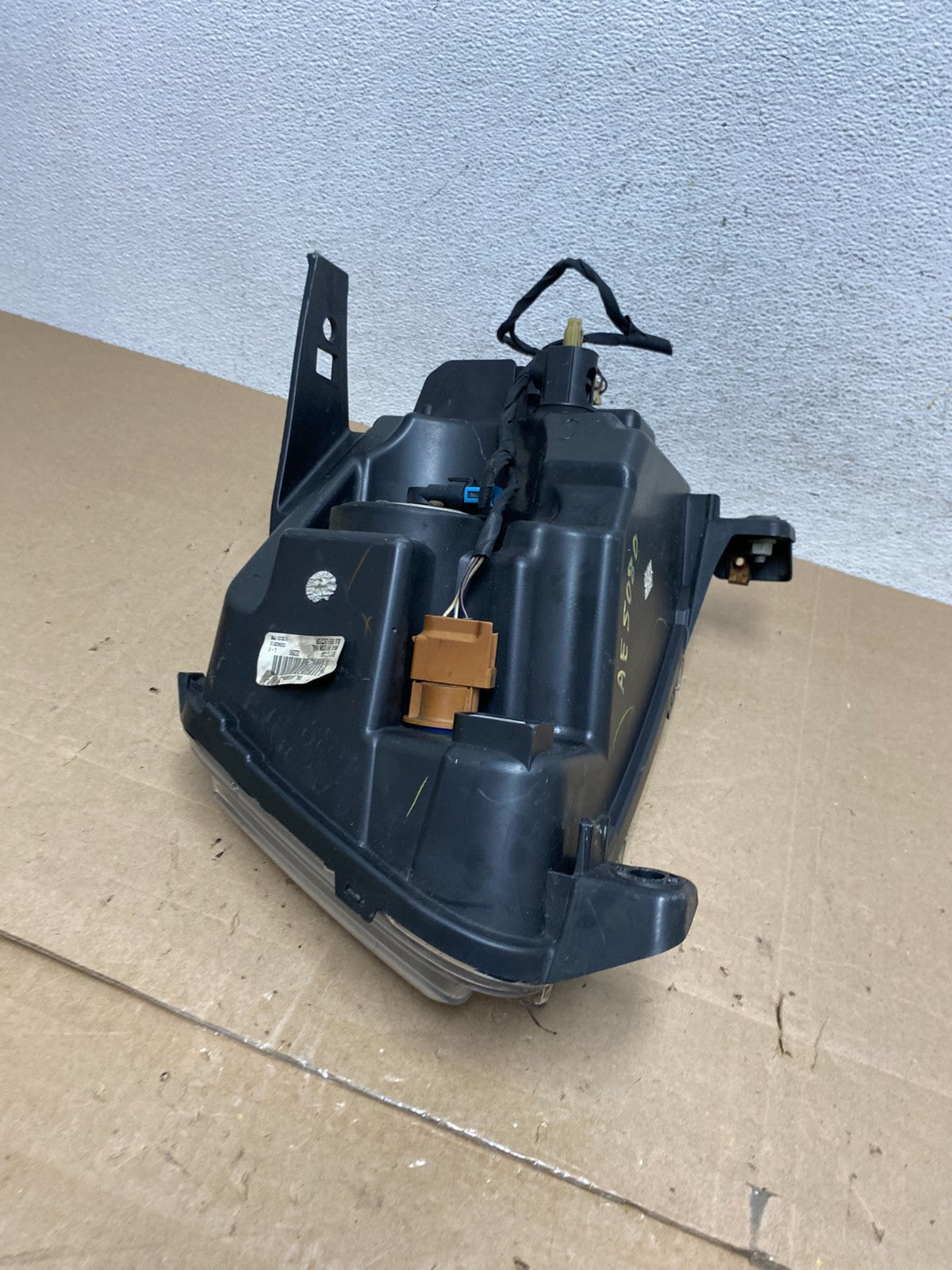 2011-2013 Jeep Grand Cherokee Right Passenger Halogen Headlight AE5080 DW8