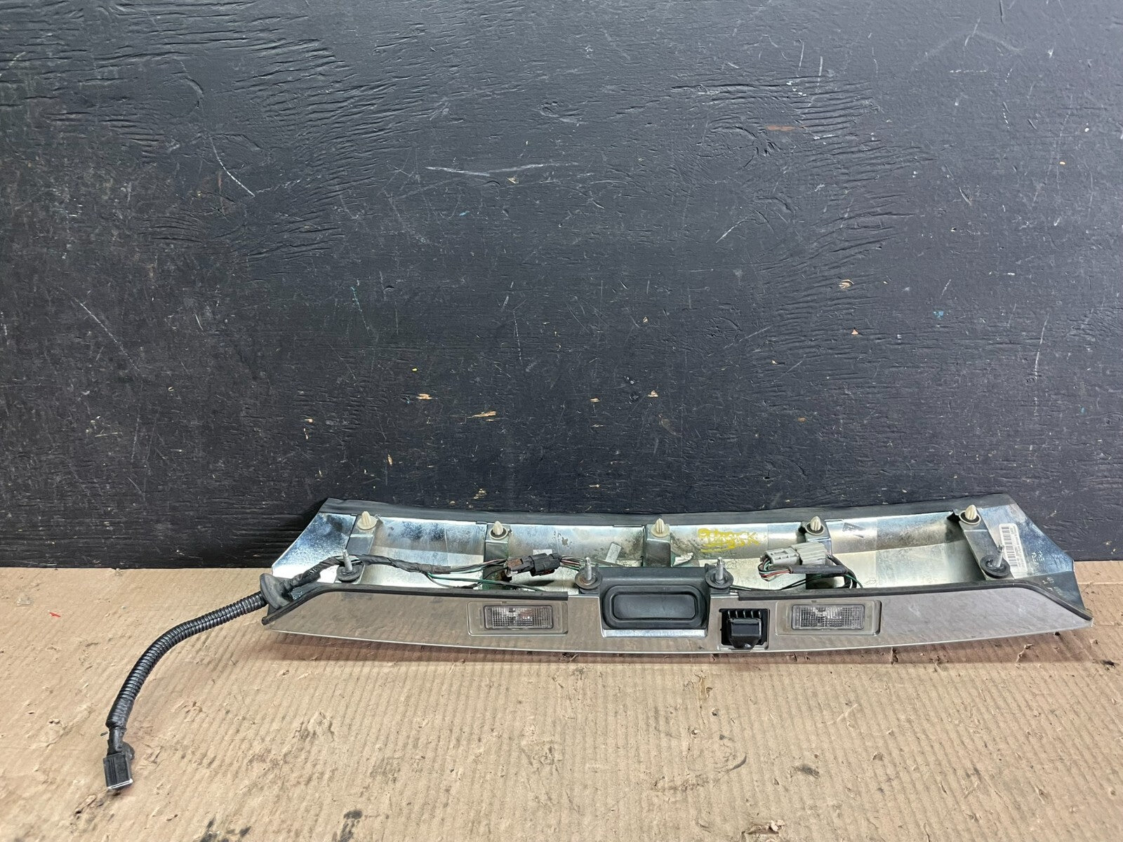 2011-2015 GMC Terrain Tailgate Liftgate Chrome Finish Molding Camera M2961 DG8