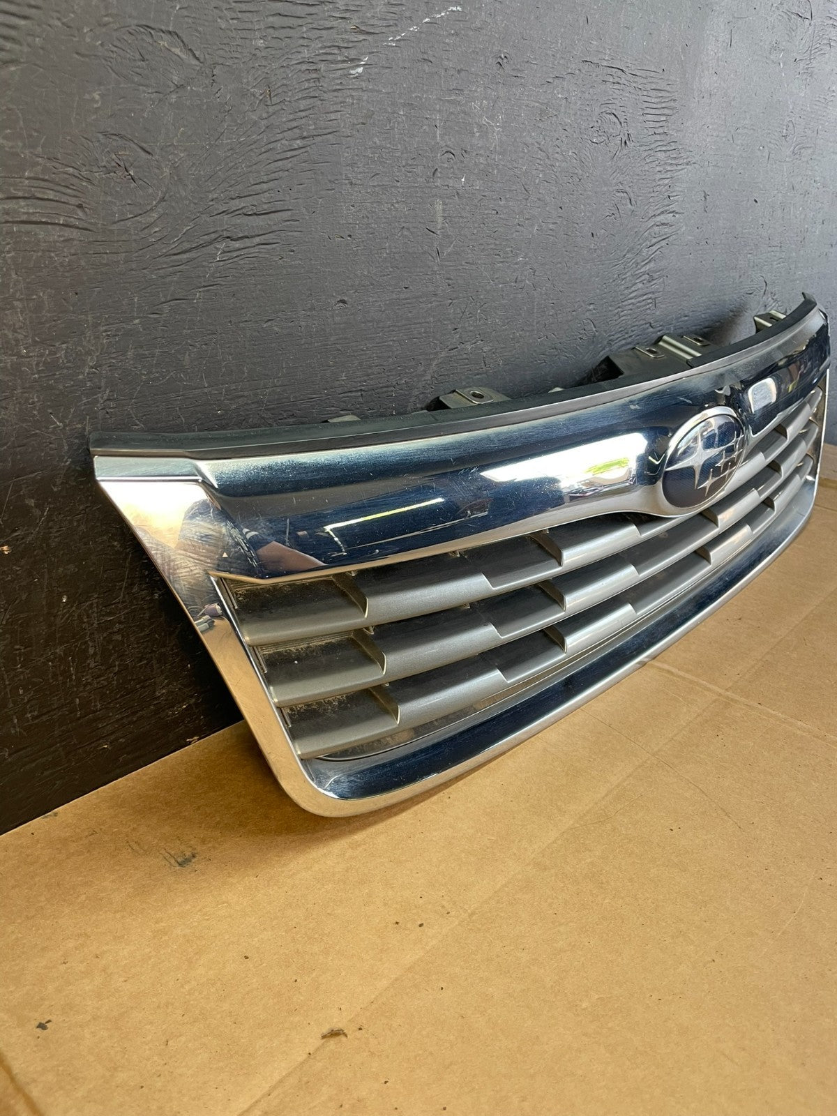 2009 2010 Subaru Forester Front Upper Chrome Grille Grill AE0844 DG2