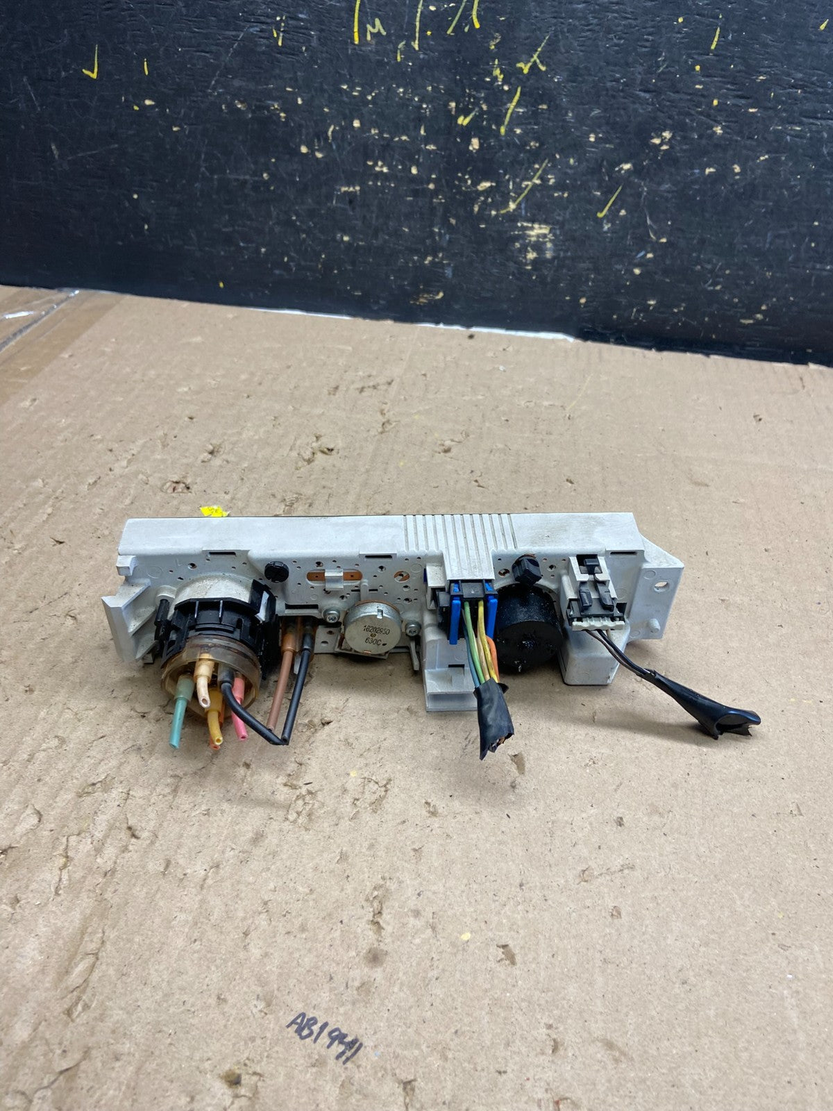 2001 - 2007 GMC Chevrolet Express 1500 Climate Control A/C AB5458 DG3