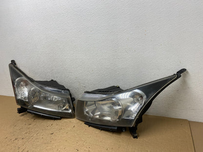 2011 to 2015 Chevrolet Cruze Halogen Left+Right Set Headlights AF8190 DW1