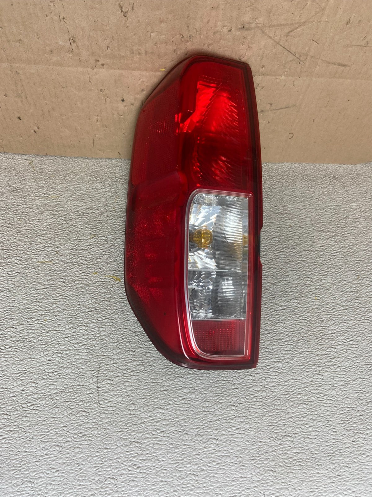 2005 to 2014 Nissan Frontier Left Driver LH Side Tail light Oem AA0539 DW0