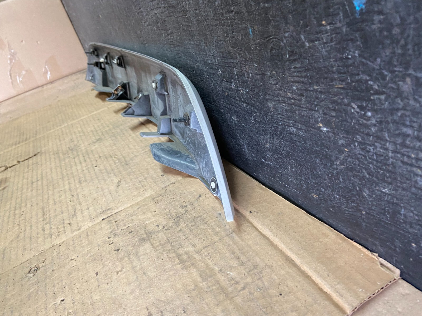 2007 to 2013 Mitsubishi Outlander Rear Hatch Tailgate Trim Molding OEM i3296 DG17