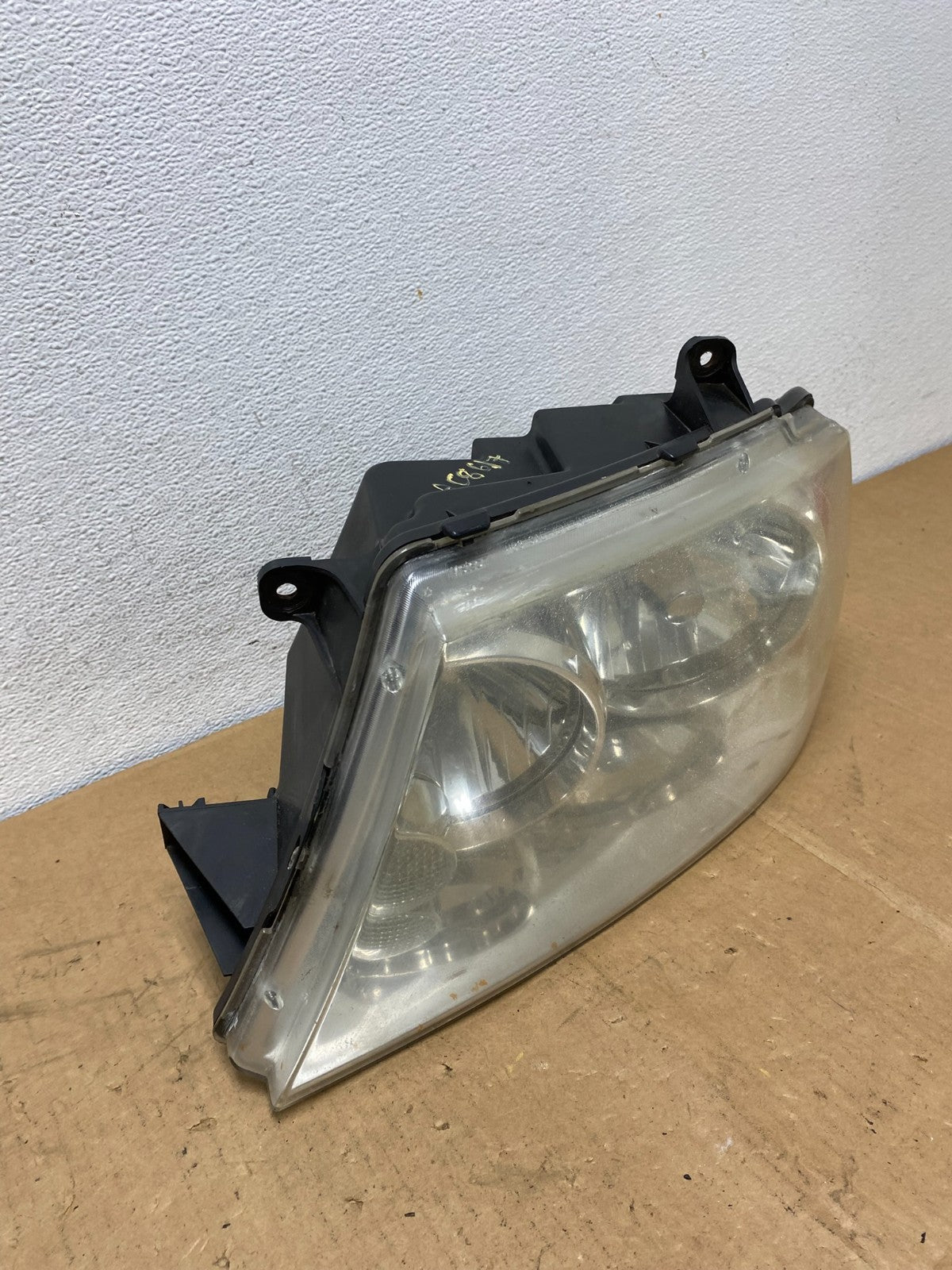 Xenon 2003-2006 Lincoln Navigator Left Driver Side Headlight AC8617 DW2