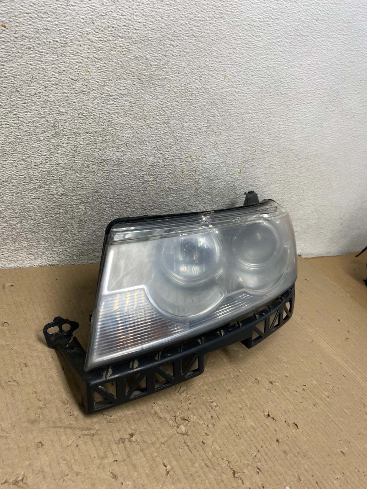2006 to 2009 Lincoln MKZ Zephyr Left Driver Headlight Halogen AJ1817 LK2