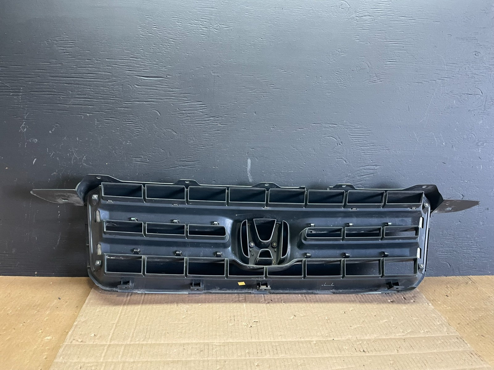 2006 to 2008 Honda Pilot Front Upper Grill Grille Oem AB7671  DG4