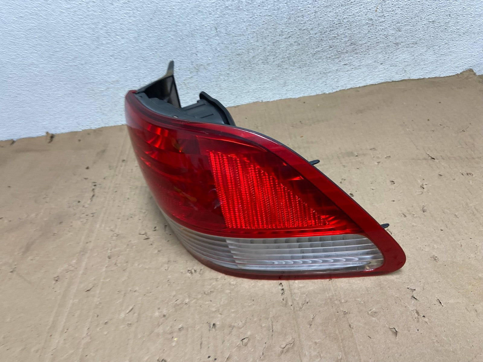 2001 to 2002 Honda Accord Sedan 4door Right Passenger Tail Light AE9301 LK1